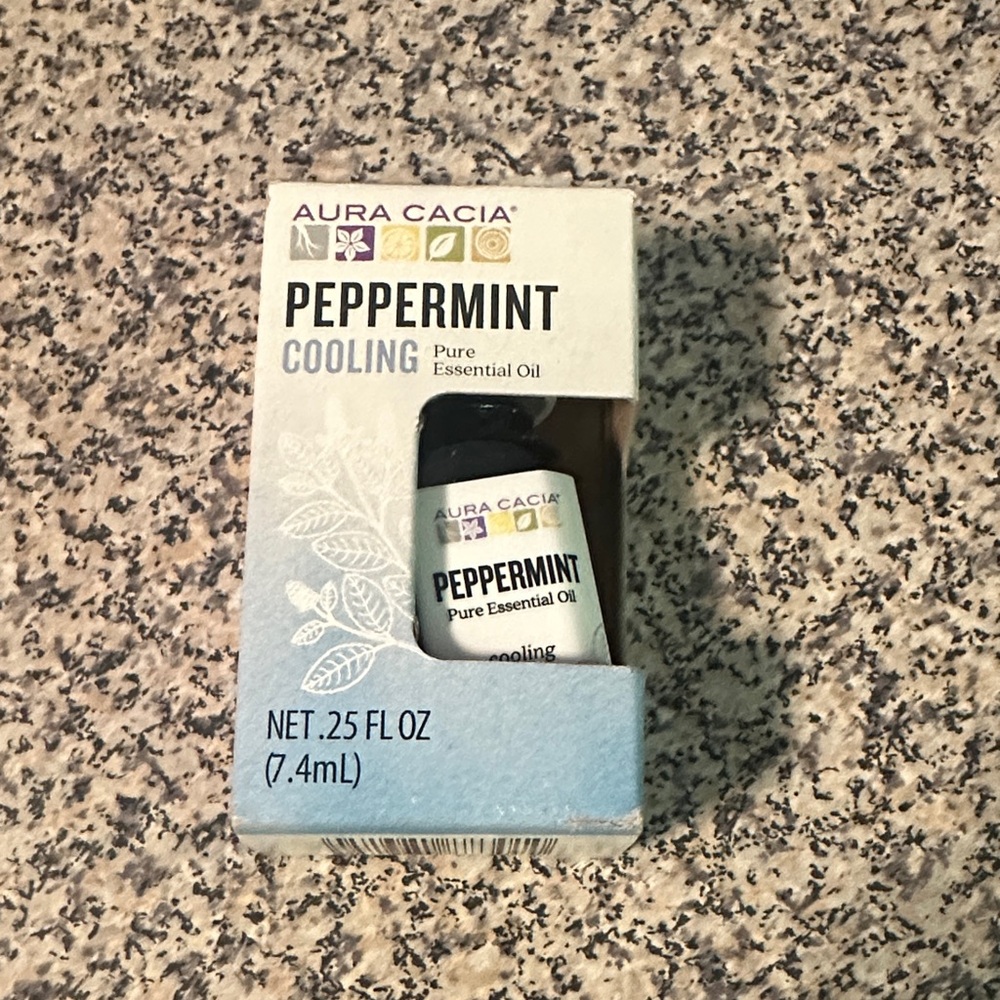 Aura Cacia Peppermint cooling Essential Oil NIB